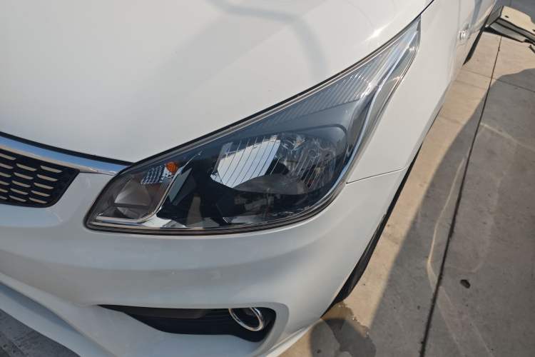 Used Kia K2 2017 Sedan 1.4L Automatic Transmission 15th Anniversary Special Edition GLS Left Front Headlight