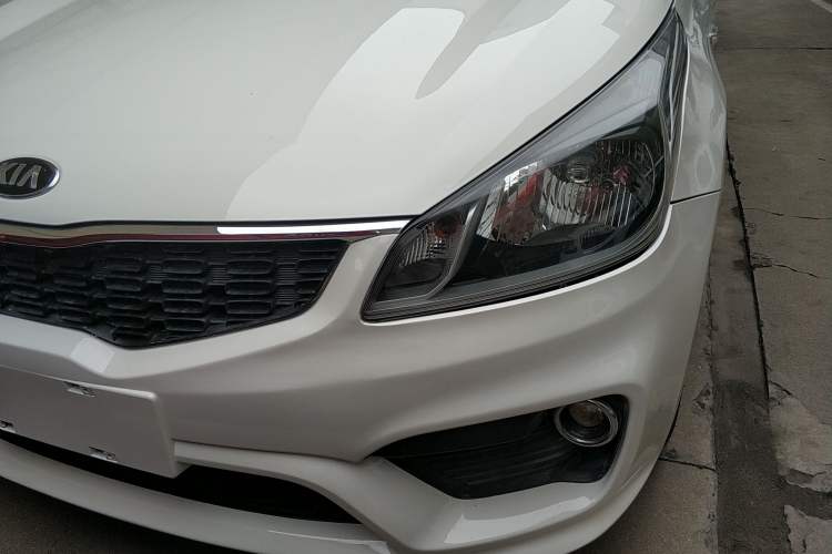 Used Kia K2 2017 Sedan 1.4L Automatic GLS Left Front Headlight