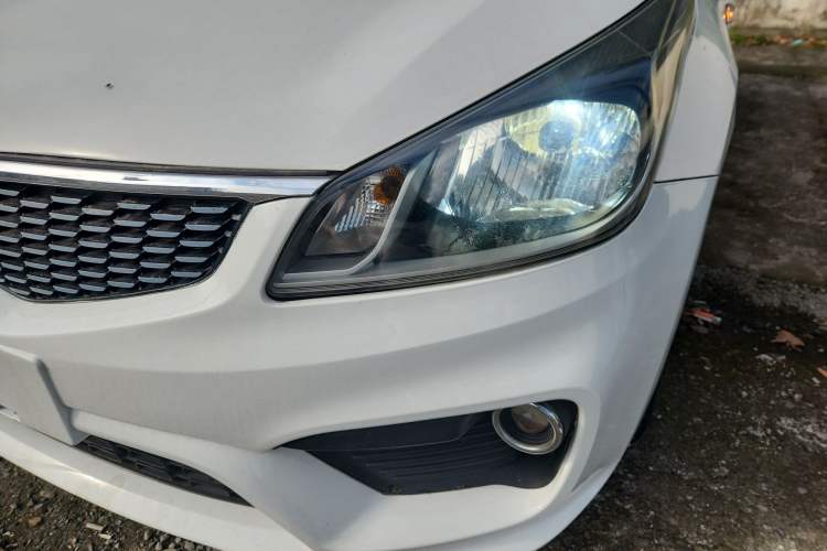 Used Kia K2 2017 Sedan 1.4L Automatic GLS Left Front Headlight