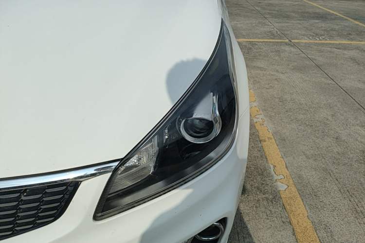 Used Kia K2 2017 Sedan 1.6L AT Premium Left Front Headlight
