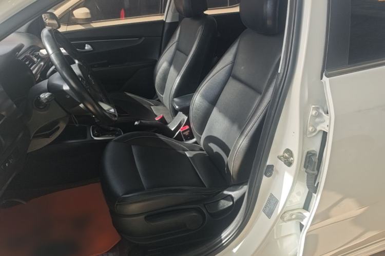 Used Kia K2 2017 Sedan 1.6L AT Premium Left Front Seat