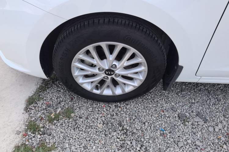Used Kia K2 2017 Sedan 1.4L Automatic GLS Left Front Wheel Hub