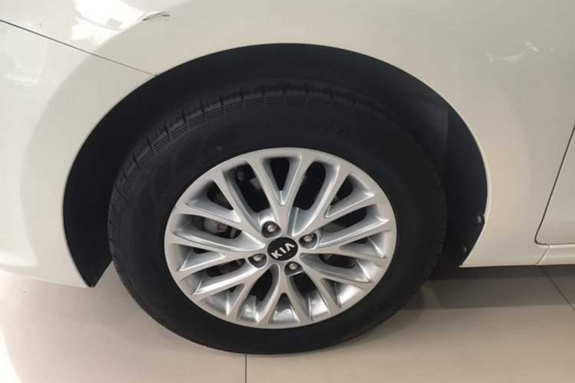 Used Kia K2 2017 Sedan 1.4L Manual Transmission GLS Left Front Wheel Hub