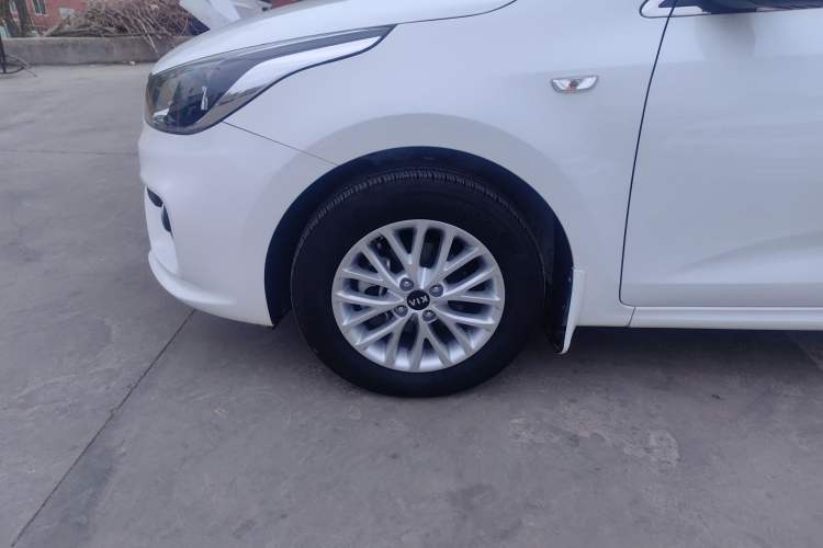 Used Kia K2 2017 Sedan 1.4L Manual Transmission 15th Anniversary Special Edition GLS Left Front Wheel Hub