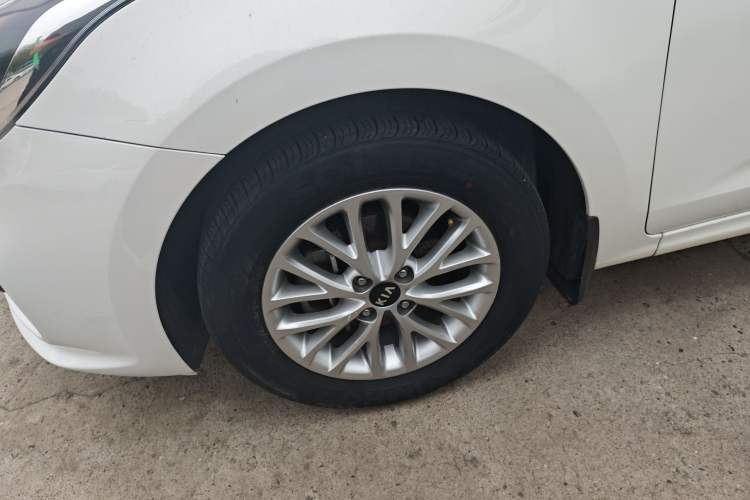 Used Kia K2 2017 Sedan 1.4L Manual Transmission 15th Anniversary Special Edition GLS Left Front Wheel Hub