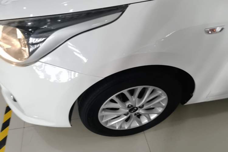 Used Kia K2 2017 Sedan 1.4L Automatic GLS Left Front Wheel Hub