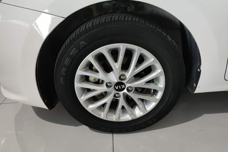 Used Kia K2 2017 Sedan 1.4L Manual Transmission GLS Left Front Wheel Hub