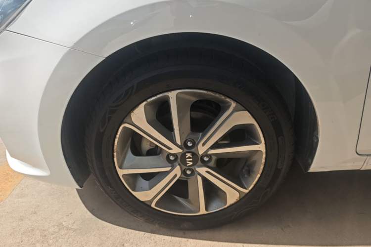 Used Kia K2 2017 Sedan 1.6L AT Premium Left Front Wheel Hub