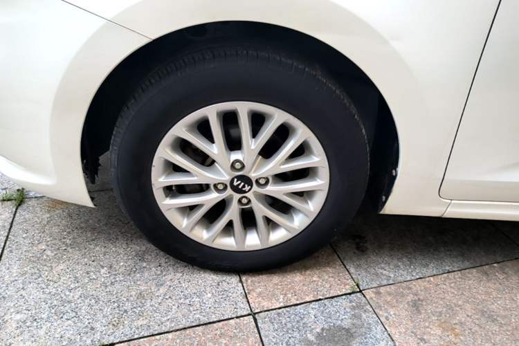 Used Kia K2 2017 Sedan 1.4L Automatic Transmission 15th Anniversary Special Edition GLS Left Front Wheel Hub