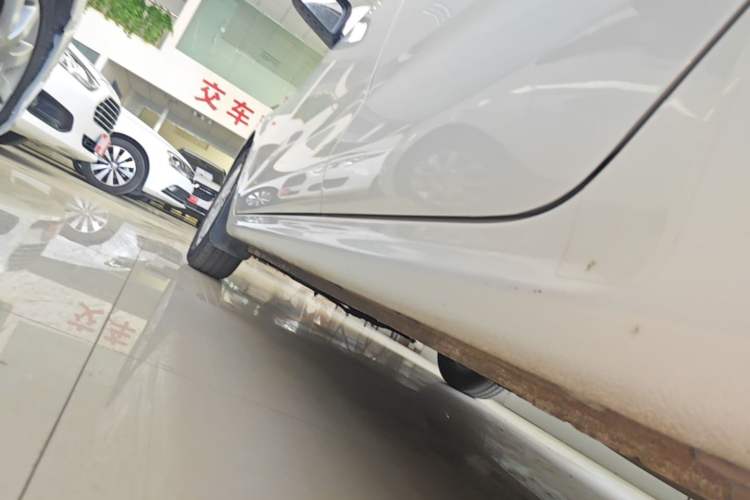 Used Kia K2 2017 Sedan 1.4L Manual Transmission 15th Anniversary Special Edition GLS Left Side Sill