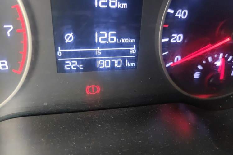 Used Kia K2 2017 Sedan 1.4L Manual Transmission GLS Odometer Close Up