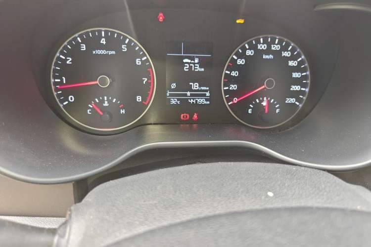 Used Kia K2 2017 Sedan 1.4L Manual Transmission 15th Anniversary Special Edition GLS Odometer Close Up