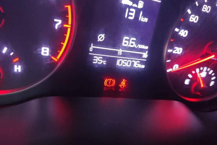 Used Kia K2 2017 Sedan 1.4L Automatic GLS Odometer Close Up