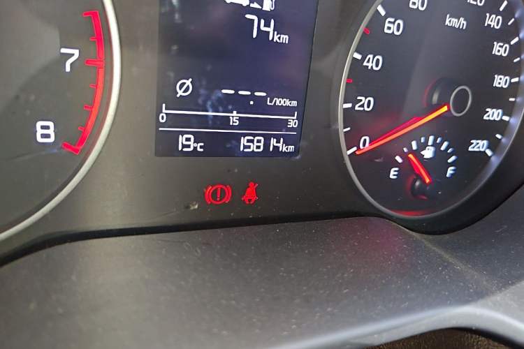 Used Kia K2 2017 Sedan 1.4L Automatic GLS Odometer Close Up