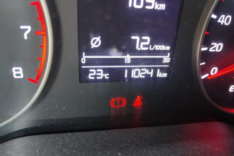 Used Kia K2 2017 Sedan 1.4L Manual Transmission GLS Odometer Close Up