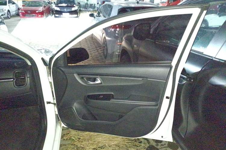 Used Kia K2 2017 Sedan 1.6L AT Premium Right Front Door Interior