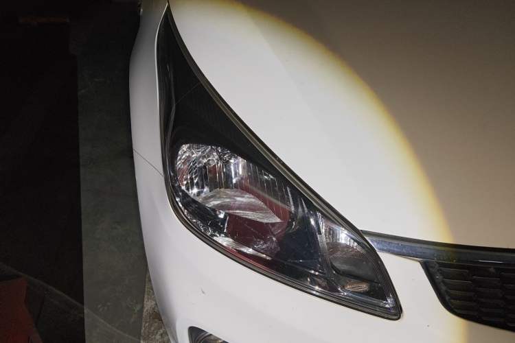 Used Kia K2 2017 Sedan 1.4L Automatic Transmission 15th Anniversary Special Edition GLS Right Front Headlight