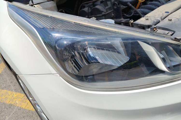 Used Kia K2 2017 Sedan 1.4L Manual Transmission GLS Right Front Headlight