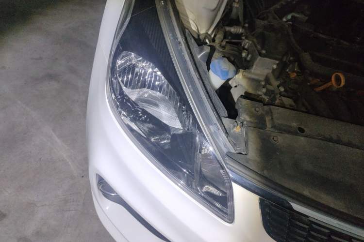 Used Kia K2 2017 Sedan 1.4L Automatic Transmission 15th Anniversary Special Edition GLS Right Front Headlight