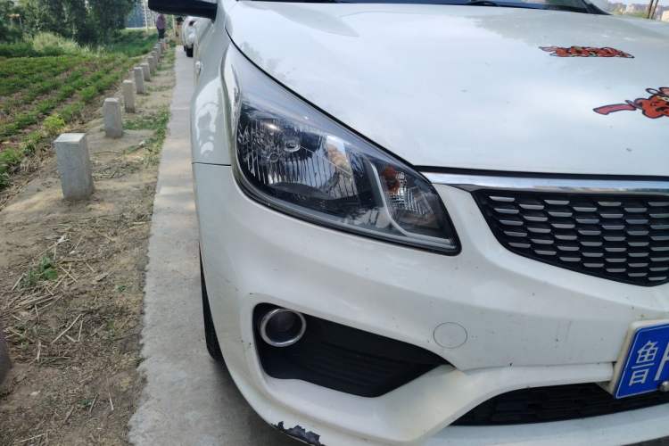 Used Kia K2 2017 Sedan 1.4L Automatic GLS Right Front Headlight