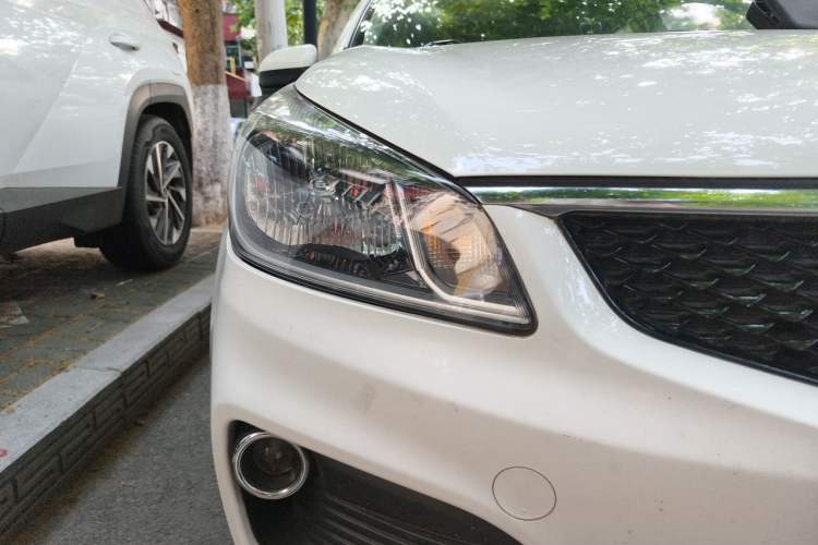 Used Kia K2 2017 Sedan 1.4L Manual Transmission 15th Anniversary Special Edition GLS Right Front Headlight