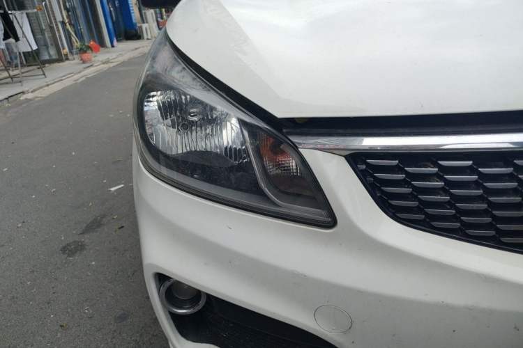 Used Kia K2 2017 Sedan 1.4L Automatic GLS Right Front Headlight