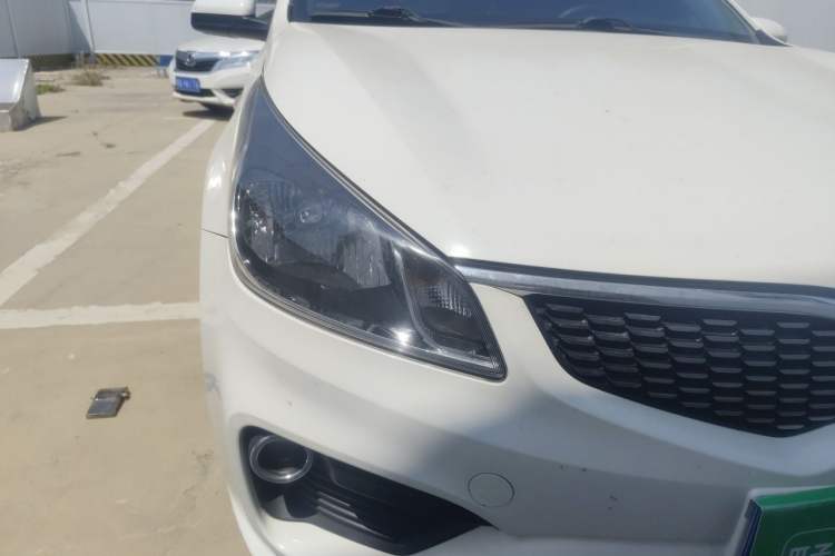 Used Kia K2 2017 Sedan 1.4L Automatic Transmission 15th Anniversary Special Edition GLS Right Front Headlight