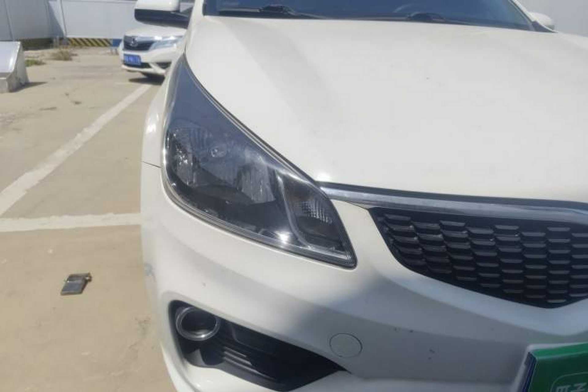 Used Kia K2 2017 Sedan 1.4L Automatic Transmission 15th Anniversary Special Edition GLS Right Front Headlight