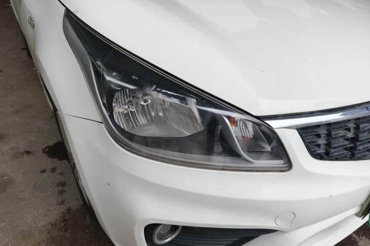 Used Kia K2 2017 Sedan 1.4L Automatic GLS Right Front Headlight