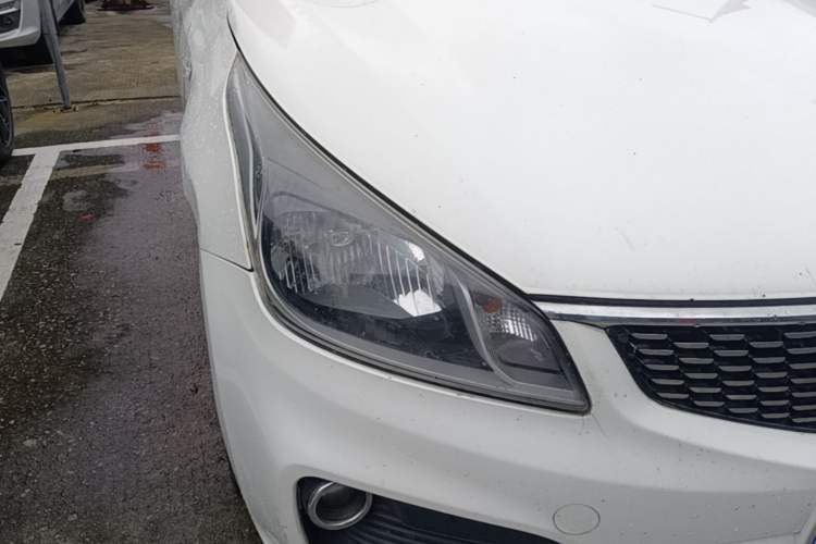 Used Kia K2 2017 Sedan 1.4L Automatic GLS Right Front Headlight