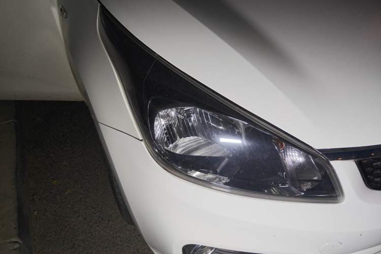 Used Kia K2 2017 Sedan 1.4L Manual Transmission 15th Anniversary Special Edition GLS Right Front Headlight