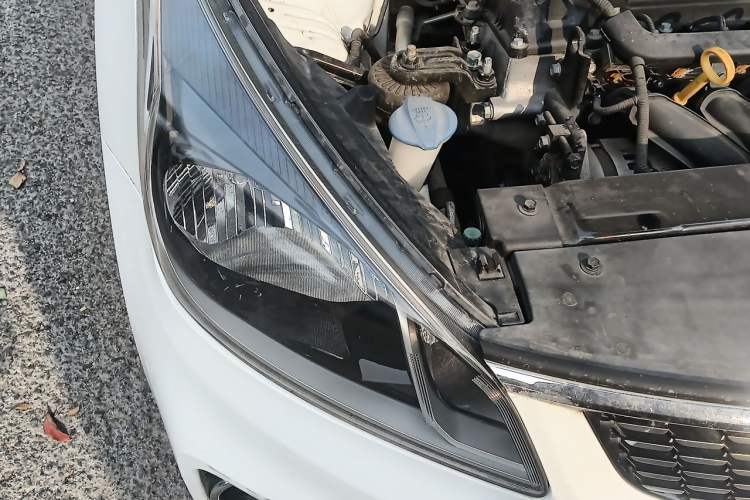 Used Kia K2 2017 Sedan 1.4L Automatic GLS Right Front Headlight