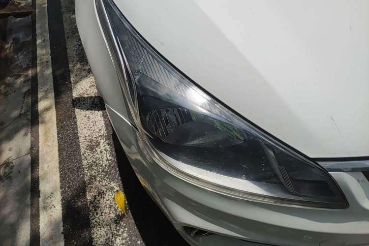 Used Kia K2 2017 Sedan 1.4L Automatic GLS Right Front Headlight