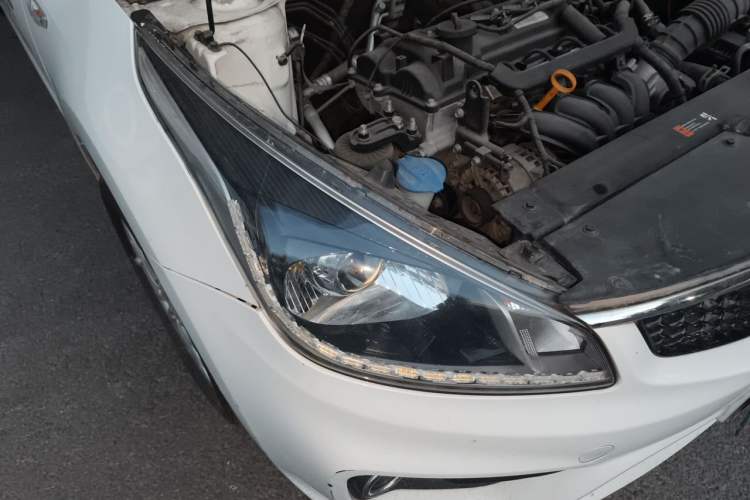 Used Kia K2 2017 Sedan 1.4L Manual Transmission GLS Right Front Headlight