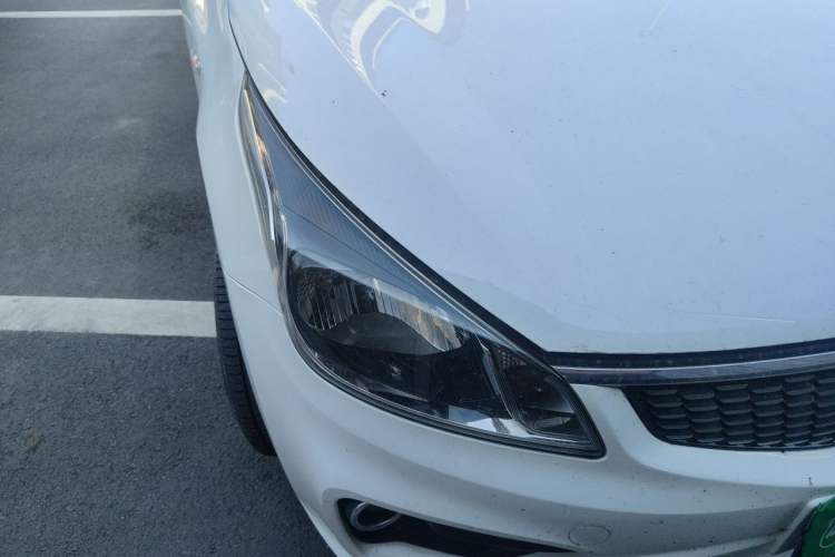 Used Kia K2 2017 Sedan 1.4L Automatic Transmission 15th Anniversary Special Edition GLS Right Front Headlight