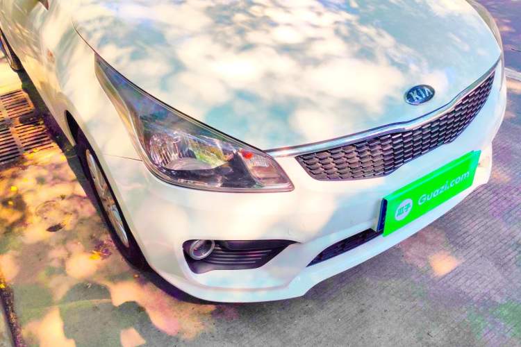 Used Kia K2 2017 Sedan 1.4L Automatic Transmission 15th Anniversary Special Edition GLS Right Front Headlight