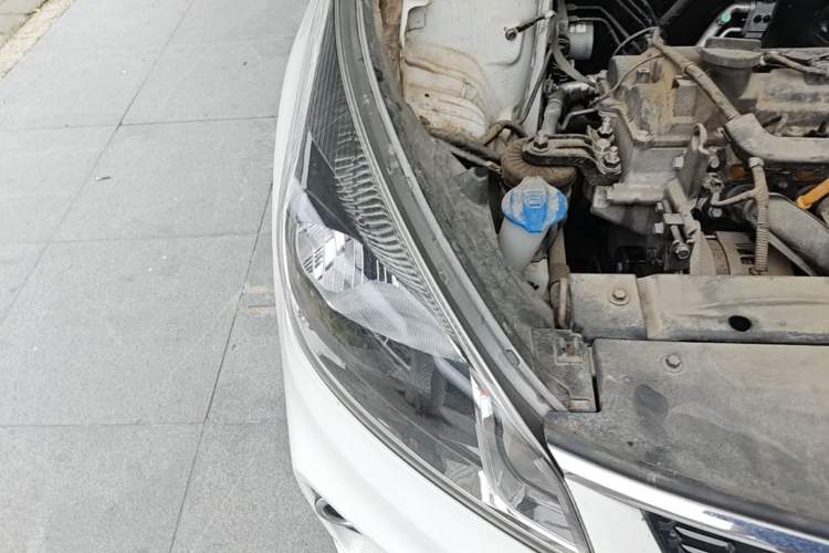 Used Kia K2 2017 Sedan 1.4L Automatic Transmission 15th Anniversary Special Edition GLS Right Front Headlight