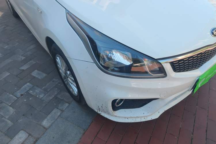 Used Kia K2 2017 Sedan 1.4L Automatic Transmission 15th Anniversary Special Edition GLS Right Front Headlight