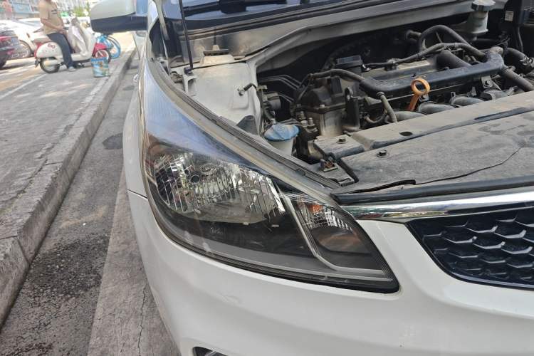 Used Kia K2 2017 Sedan 1.4L Manual Transmission GLS Right Front Headlight
