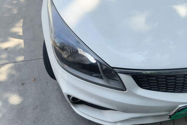 Used Kia K2 2017 Sedan 1.4L Automatic GLS Right Front Headlight