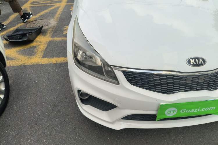 Used Kia K2 2017 Sedan 1.4L Automatic Transmission 15th Anniversary Special Edition GLS Right Front Headlight