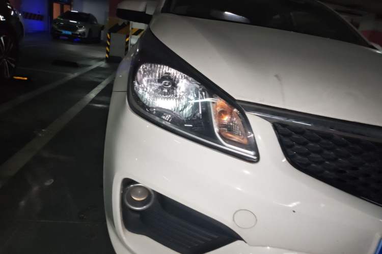 Used Kia K2 2017 Sedan 1.4L Manual Transmission GLS Right Front Headlight