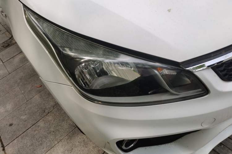 Used Kia K2 2017 Sedan 1.4L Manual Transmission GLS Right Front Headlight