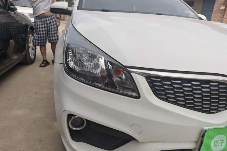 Used Kia K2 2017 Sedan 1.4L Automatic Transmission 15th Anniversary Special Edition GLS Right Front Headlight