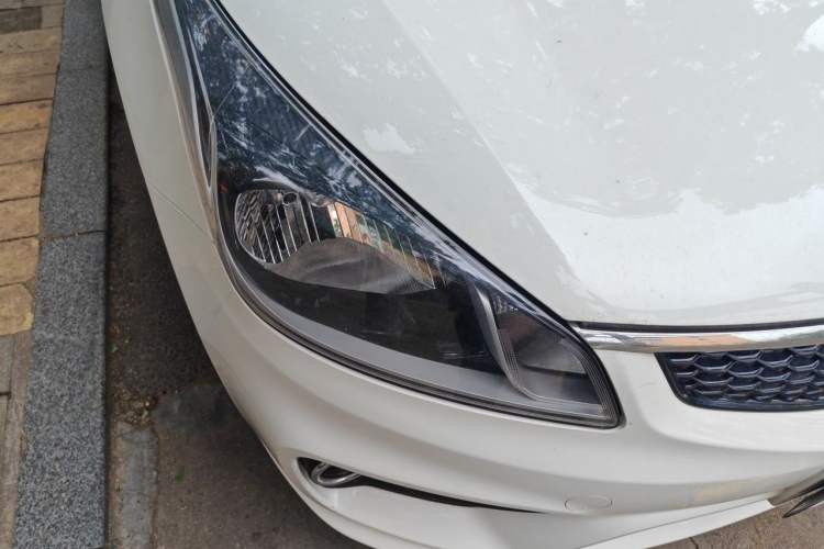 Used Kia K2 2017 Sedan 1.4L Manual Transmission GLS Right Front Headlight