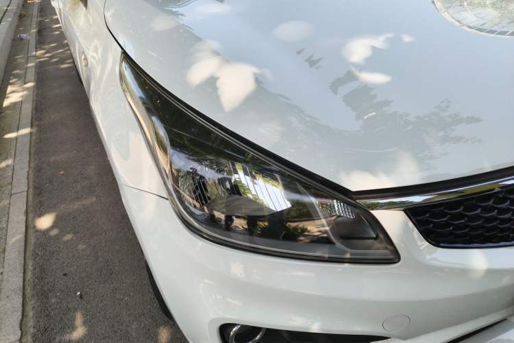Used Kia K2 2017 Sedan 1.4L Manual Transmission GLS Right Front Headlight