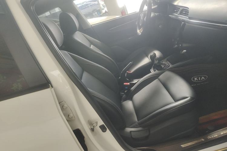Used Kia K2 2017 Sedan 1.4L Manual Transmission 15th Anniversary Special Edition GLS Right Front Seat