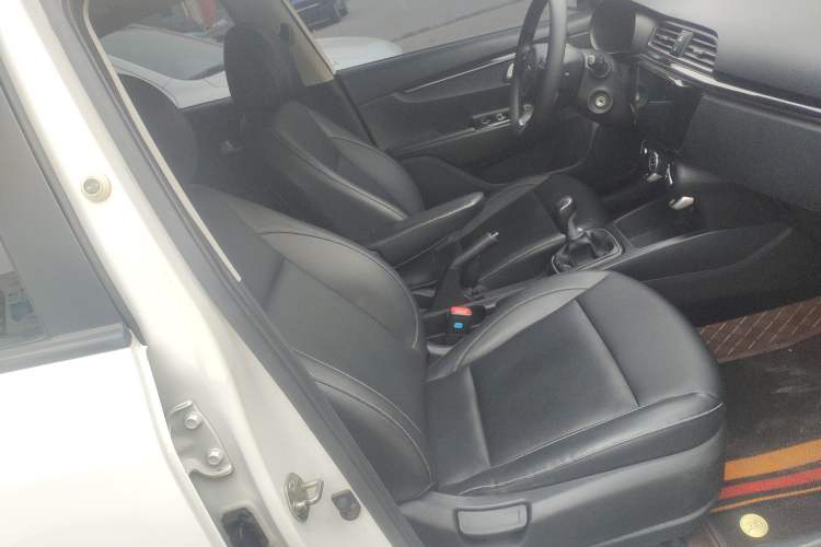 Used Kia K2 2017 Sedan 1.4L Manual Transmission 15th Anniversary Special Edition GLS Right Front Seat