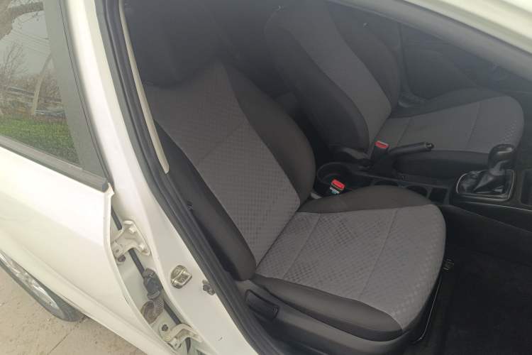 Used Kia K2 2017 Sedan 1.4L Manual Transmission GLS Right Front Seat