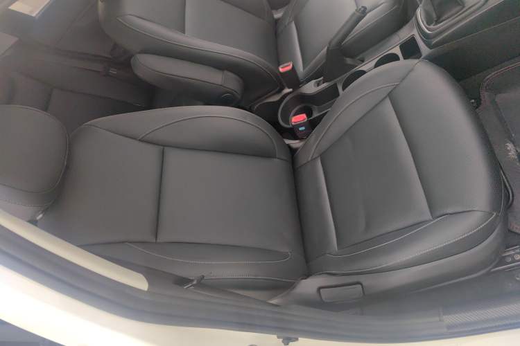 Used Kia K2 2017 Sedan 1.4L Manual Transmission 15th Anniversary Special Edition GLS Right Front Seat